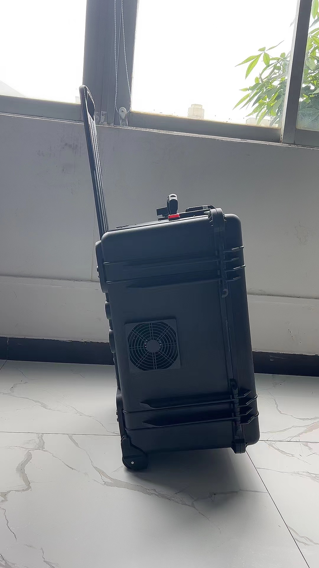 福山手拉箱型移动通信干扰器